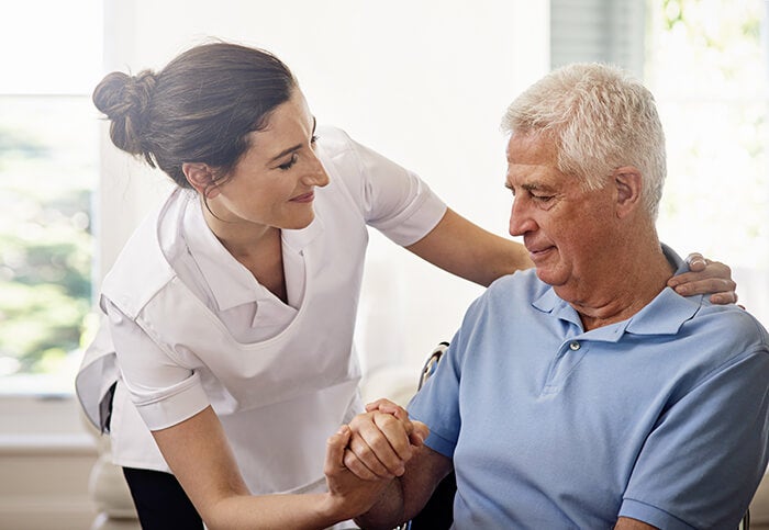 Cuidar a una persona mayor: una entrevista con Dr Jenny Mora, Psicogerontologa